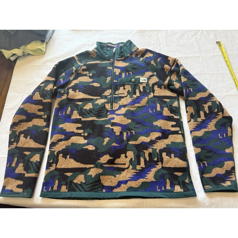 The North Face Men's Printed Camo NF 0A7WR897H Men's Size Med Outdoor Gorpcore